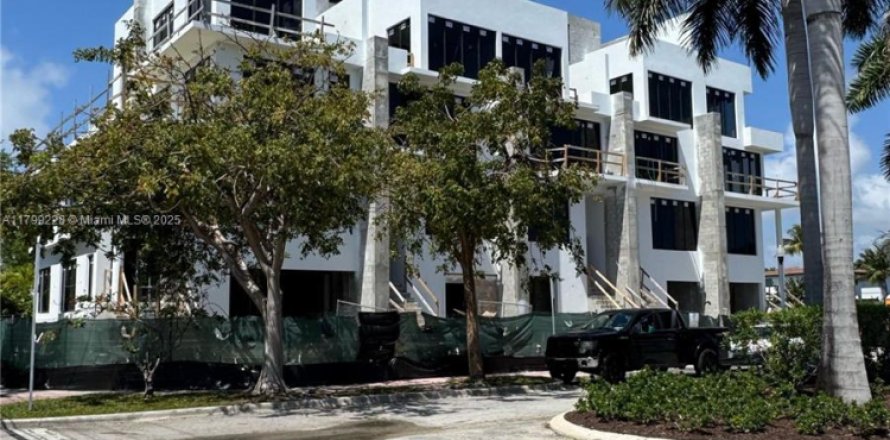 Casa en Miami Beach, Florida 4 dormitorios, 257.34 m2 № 1684139