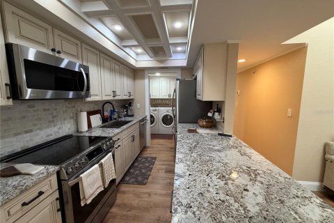House in Sarasota, Florida 2 bedrooms, 109.35 sq.m. № 2233804 - photo 13