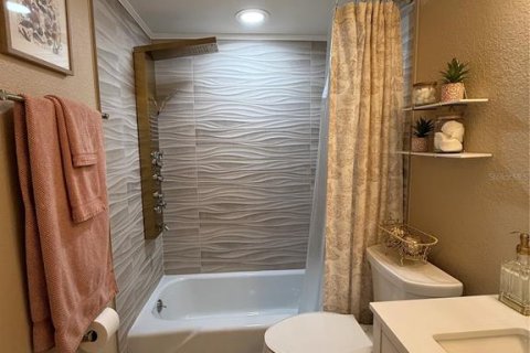 House in Sarasota, Florida 2 bedrooms, 109.35 sq.m. № 2233804 - photo 20