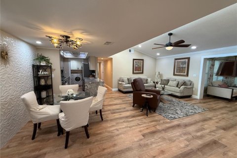 House in Sarasota, Florida 2 bedrooms, 109.35 sq.m. № 2233804 - photo 4