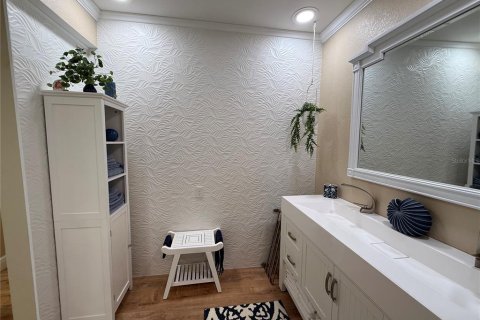 House in Sarasota, Florida 2 bedrooms, 109.35 sq.m. № 2233804 - photo 17