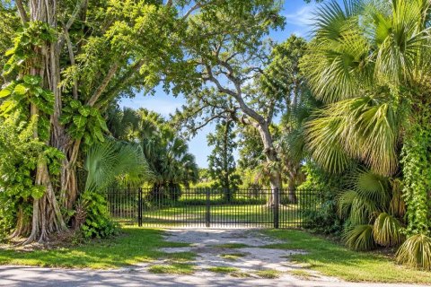 Land in Sarasota, Florida № 2396234