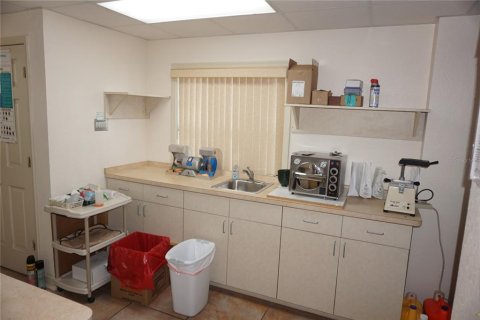 Commercial property in Tampa, Florida 375.33 sq.m. № 2092924 - photo 11