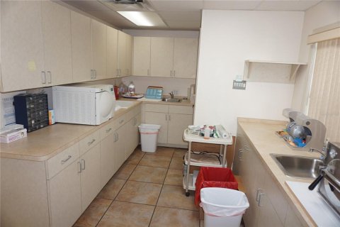 Commercial property in Tampa, Florida 375.33 sq.m. № 2092924 - photo 12