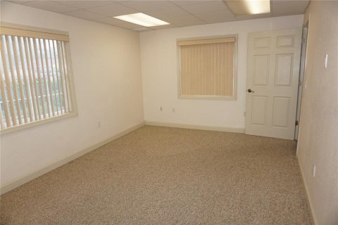 Commercial property in Tampa, Florida 375.33 sq.m. № 2092924 - photo 14