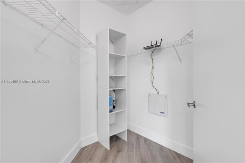 Condominio en alquiler en Miami, Florida, 2 dormitorios, 108.51 m2 № 1748338 - foto 8