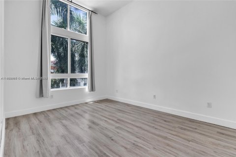Condominio en alquiler en Miami, Florida, 2 dormitorios, 108.51 m2 № 1748338 - foto 5
