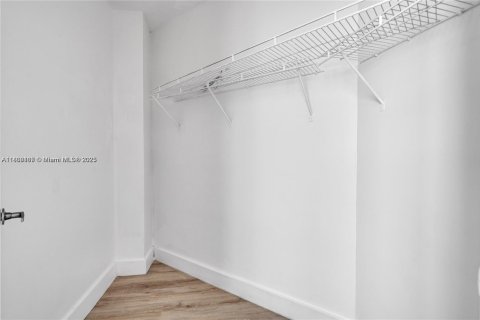 Condominio en alquiler en Miami, Florida, 2 dormitorios, 108.51 m2 № 1748338 - foto 12