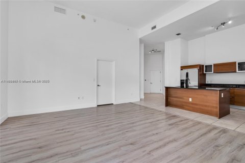 Condominio en alquiler en Miami, Florida, 2 dormitorios, 108.51 m2 № 1748338 - foto 9