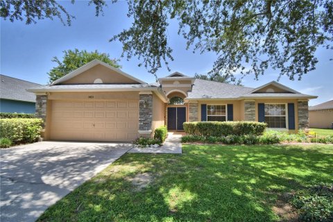 House in Lakeland, Florida 4 bedrooms, 155.05 sq.m. № 2095421
