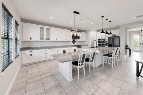 House in Fish Hawk, Florida 5 bedrooms, 335.01 sq.m. № 2236194 - photo 13