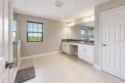 House in Fish Hawk, Florida 5 bedrooms, 335.01 sq.m. № 2236194 - photo 23