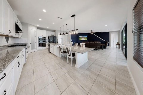 House in Fish Hawk, Florida 5 bedrooms, 335.01 sq.m. № 2236194 - photo 18