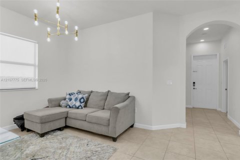 Casa en venta en Homestead, Florida, 4 dormitorios, 155.89 m2 № 2421030 - foto 2
