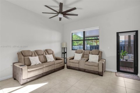 Casa en venta en Homestead, Florida, 4 dormitorios, 155.89 m2 № 2421030 - foto 8