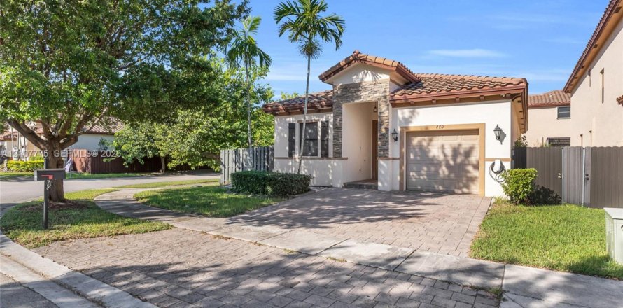 Casa en Homestead, Florida 4 dormitorios, 155.89 m2 № 2421030