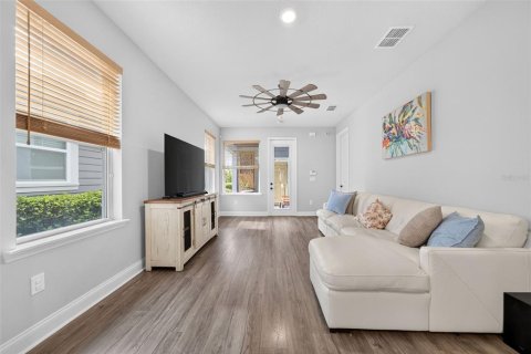 House in Orlando, Florida 3 bedrooms, 132.29 sq.m. № 2354399 - photo 15