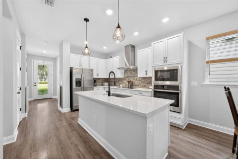 House in Orlando, Florida 3 bedrooms, 132.29 sq.m. № 2354399 - photo 5