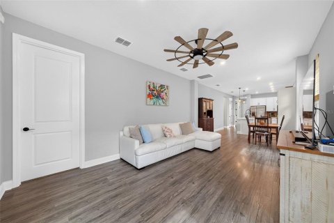 House in Orlando, Florida 3 bedrooms, 132.29 sq.m. № 2354399 - photo 17