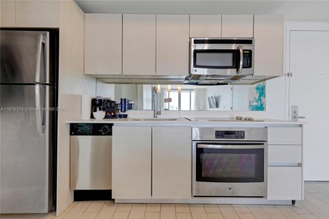 Copropriété à vendre à Hallandale Beach, Floride: 2 chambres, 94.76 m2 № 1977539 - photo 11