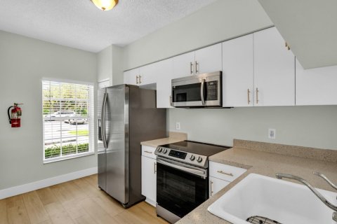 Touwnhouse à louer à Weston, Floride: 2 chambres, 103.12 m2 № 2427828 - photo 10