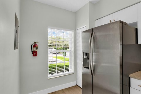 Touwnhouse à louer à Weston, Floride: 2 chambres, 103.12 m2 № 2427828 - photo 12