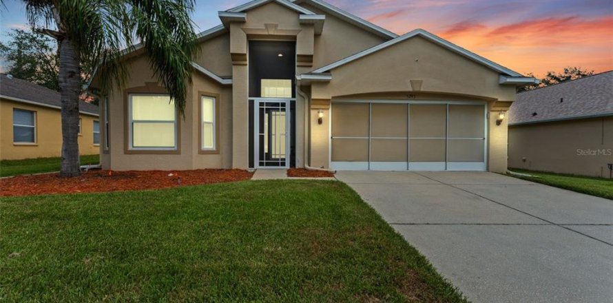 House in Spring Hill, Florida 4 bedrooms, 167.78 sq.m. № 1869760