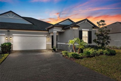 House in Land O' Lakes, Florida 3 bedrooms, 182.83 sq.m. № 2358182