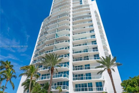 Copropriété à vendre à Miami Beach, Floride: 64.94 m2 № 1752936 - photo 1