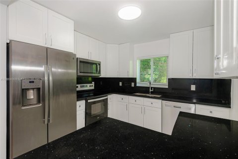 Casa en venta en Oakland Park, Florida, 3 dormitorios, 124.21 m2 № 1891779 - foto 6