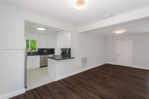 Casa en venta en Oakland Park, Florida, 3 dormitorios, 124.21 m2 № 1891779 - foto 3