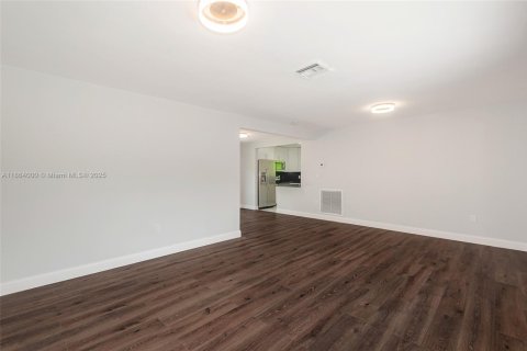 Casa en venta en Oakland Park, Florida, 3 dormitorios, 124.21 m2 № 1891779 - foto 11