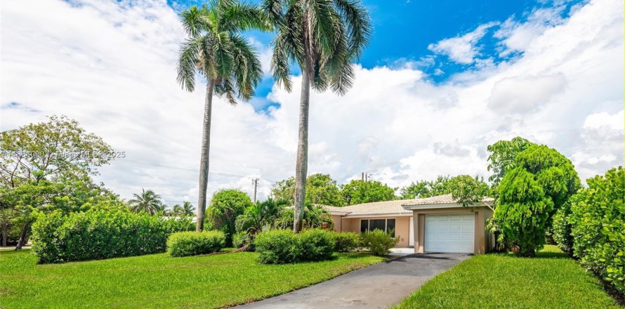 Casa en Oakland Park, Florida 3 dormitorios, 124.21 m2 № 1891779