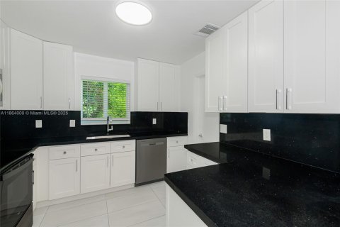 Casa en venta en Oakland Park, Florida, 3 dormitorios, 124.21 m2 № 1891779 - foto 7