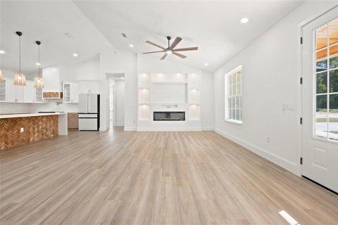 House in Ocala, Florida 4 bedrooms, 192.59 sq.m. № 2424049 - photo 12