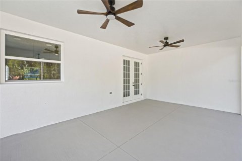 House in Ocala, Florida 4 bedrooms, 192.59 sq.m. № 2424049 - photo 9