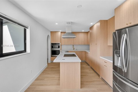 Villa ou maison à vendre à Miami, Floride: 4 chambres № 2035147 - photo 7