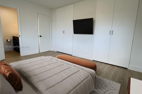 Villa ou maison à vendre à Miami, Floride: 4 chambres № 2035147 - photo 15