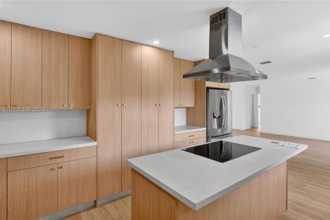 Villa ou maison à Miami, Floride 4 chambres № 2035147