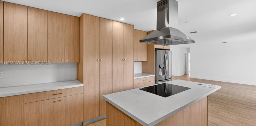 Villa ou maison à Miami, Floride 4 chambres № 2035147