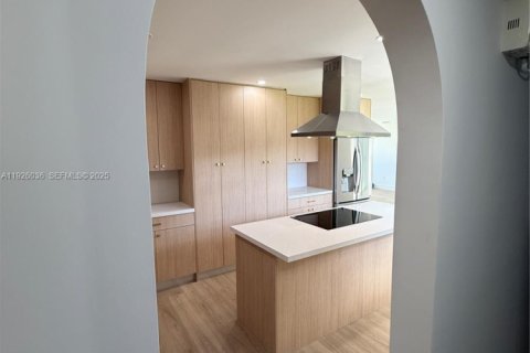 Villa ou maison à vendre à Miami, Floride: 4 chambres № 2035147 - photo 10