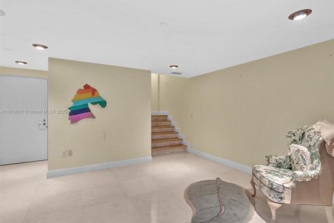 Купить таунхаус в Санни-Айлс-Бич, Флорида 3 спальни, 350.61м2, № 1937429 - фото 25