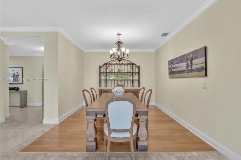 Купить таунхаус в Санни-Айлс-Бич, Флорида 3 спальни, 350.61м2, № 1937429 - фото 4