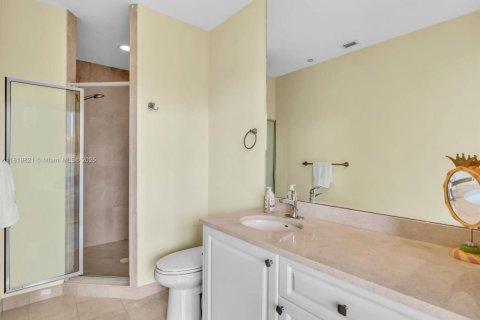 Купить таунхаус в Санни-Айлс-Бич, Флорида 3 спальни, 350.61м2, № 1937429 - фото 30