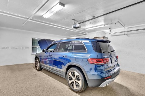 Купить таунхаус в Санни-Айлс-Бич, Флорида 3 спальни, 350.61м2, № 1937429 - фото 26