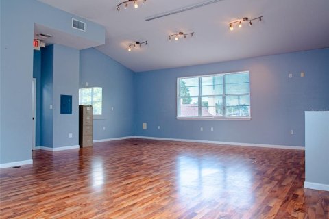 Immobilier commercial à louer à DeLand, Floride: 150.32 m2 № 2388959 - photo 4