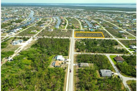 Terreno en venta en Port Charlotte, Florida № 1570261 - foto 4