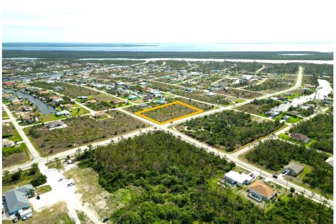 Terreno en venta en Port Charlotte, Florida № 1570261 - foto 7