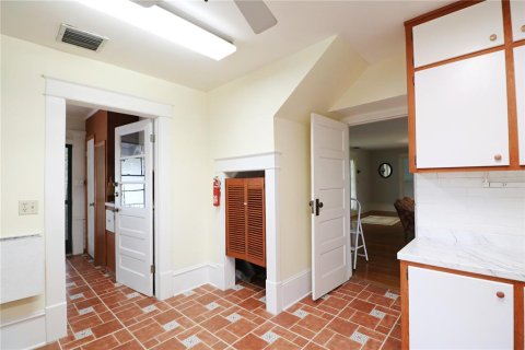 House in Babson Park, Florida 5 bedrooms, 162.76 sq.m. № 2393954 - photo 14