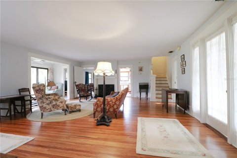 House in Babson Park, Florida 5 bedrooms, 162.76 sq.m. № 2393954 - photo 5